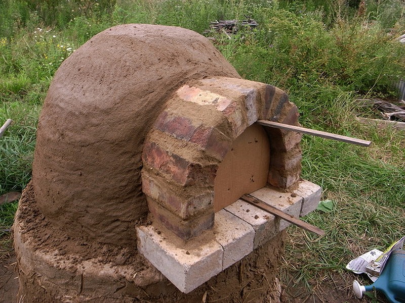 DIY-Cob-Pizza-Oven-11.JPG