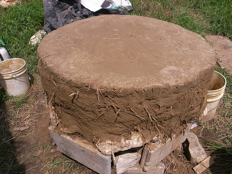 DIY-Cob-Pizza-Oven-4.JPG