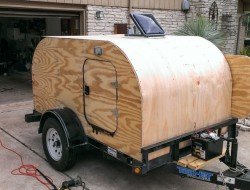 How To Build A DIY Teardrop Trailer - Doors set on, fan vent on