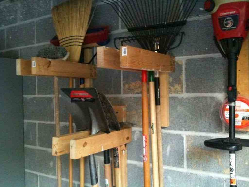 Space Saving Garden Tools Rack: Convenient 7-Step Project – The garden!
