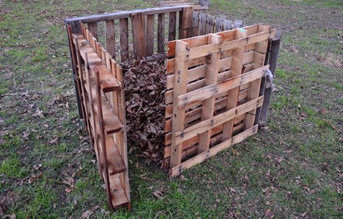 DIY Pallet Compost Bin