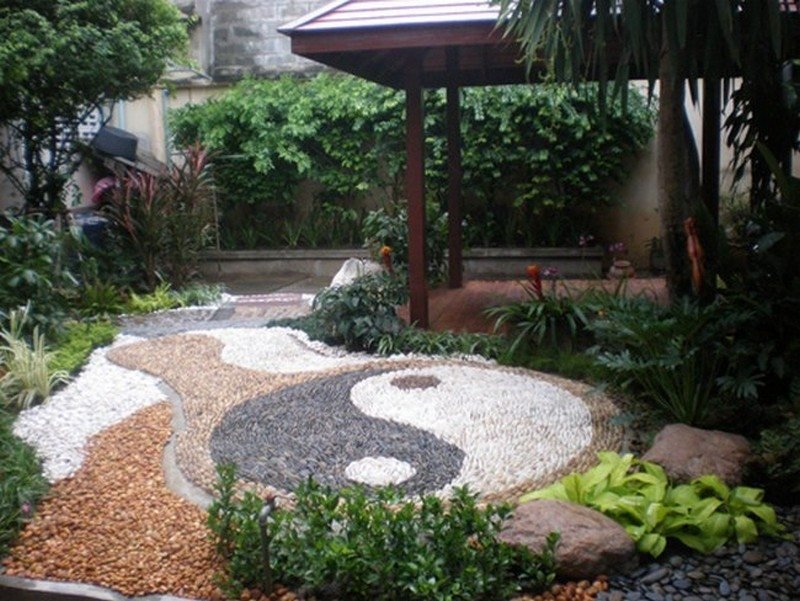 Mosaic path - Thai Garden Design