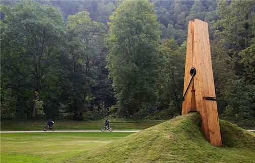 I am in love with this beautiful piece of urban art by Mehmet Ali Uysal.