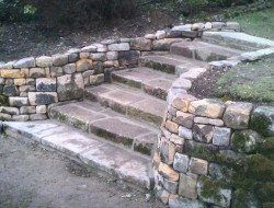 Random sweeping curved drystone steps