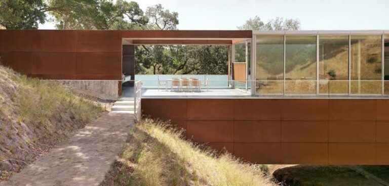 The Bridge House - California, USA