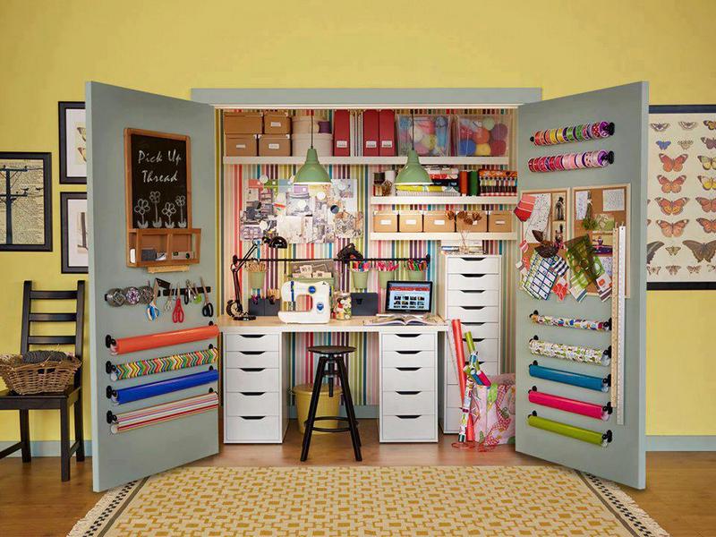 I have a few crafty friends who could really use a set up like this!