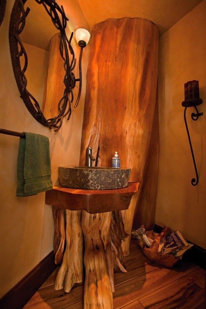 Amazing Log Home - Guest toilet