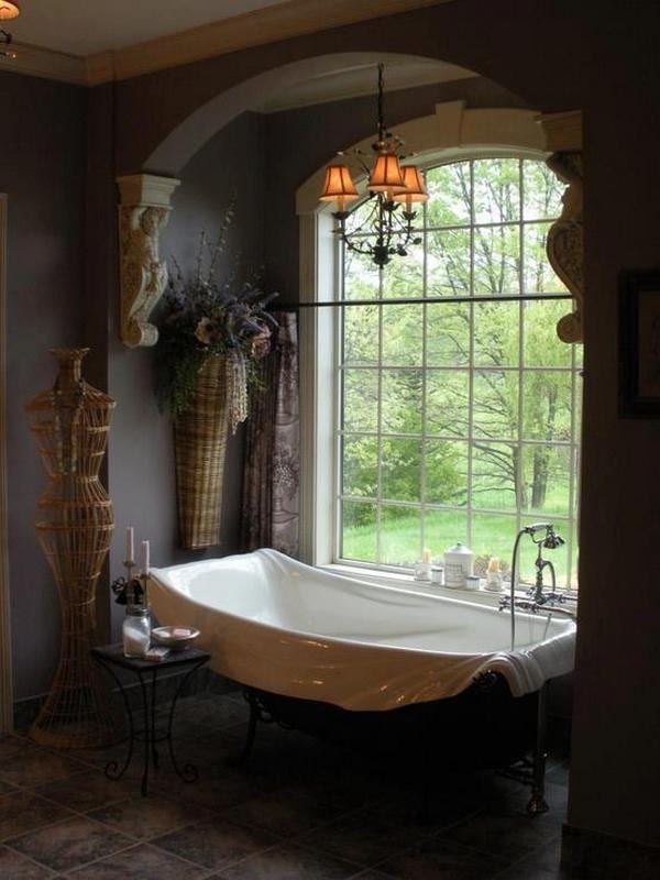What do you think of this bathroom? We have a very definite opinion but we'd prefer you to start the ball rolling :-)
