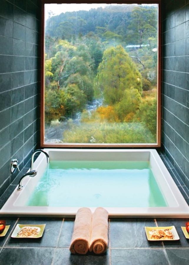 How's this for an amazing bath tub? Deep, luxurious and with a view to die for, I would never want to get out. How about you?