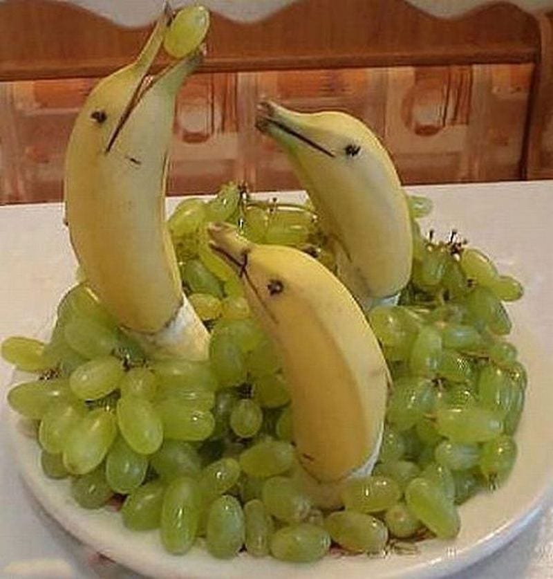 Bumble bees last week. Dolphins this week.  We really love creative food ideas and this one's definitely right up there :) 