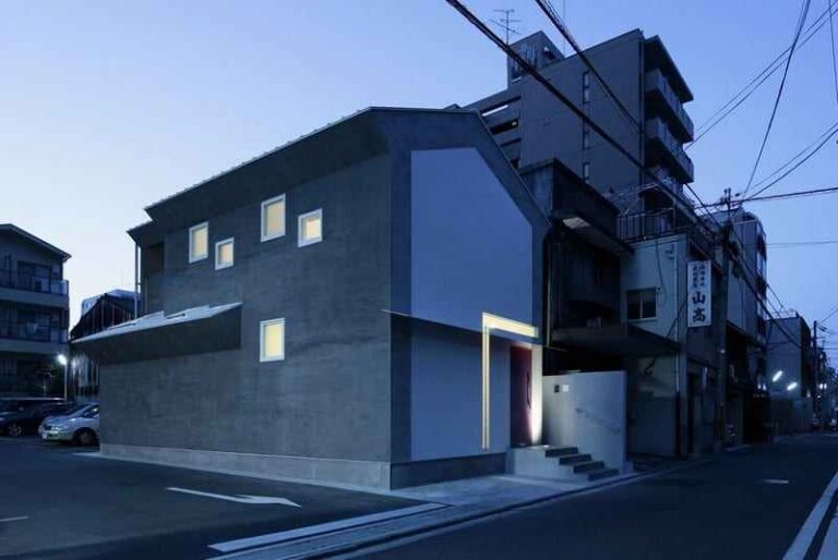 Keyhole House - Kyoto, Japan