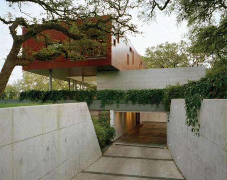Floating Box House - Austin, Texas