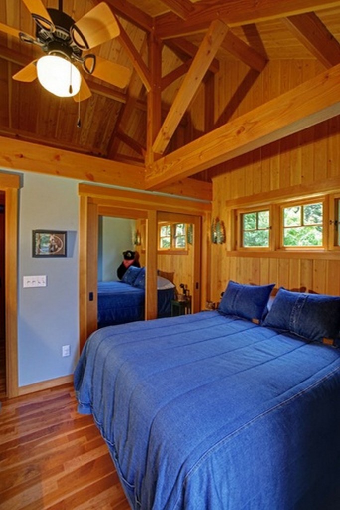 Small Scale Timber Cabin - Idaho, USA