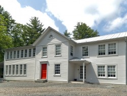 Floating Farmhouse - Narrowsburg, New York