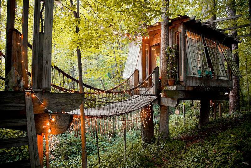 Mind, body and spirit! Recycled and green as they come, this three room tree house is built for adults. 