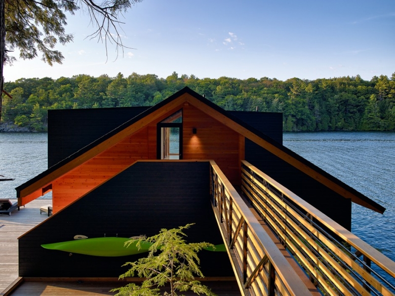 Lake Joseph Boathouse by Altius Architects