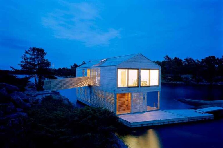 Floating House - Ontario, Canada
