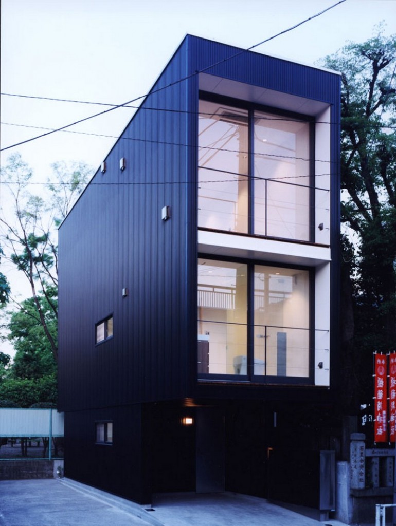 Smart and Skinny Houses in Japan