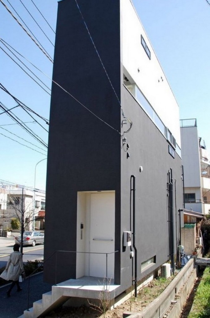 Narrow Buildings in Japan