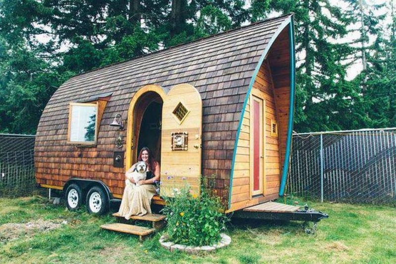 There are 'mobile homes' and then there are 'mobile' homes.What do you think of this one?