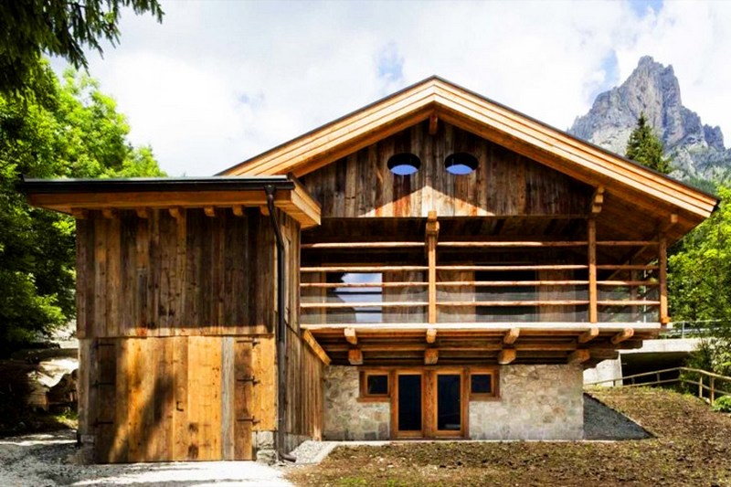 Alpine Barn by EXiT architetti associati - Selva di Cadore, Belluno, Italy