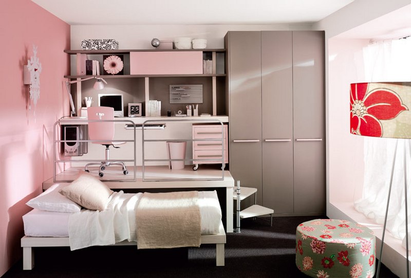 Space Efficient Teenage Girls Bedroom