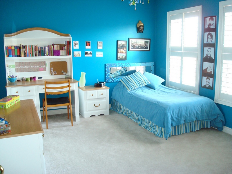 Blue Teenage Girls Bedroom