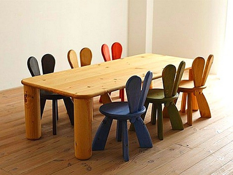 large childrens table and chairs
