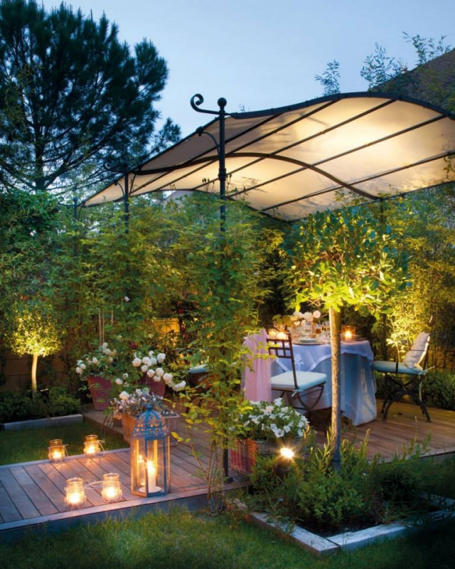 How’s this for a romantic dinner right in your backyard?