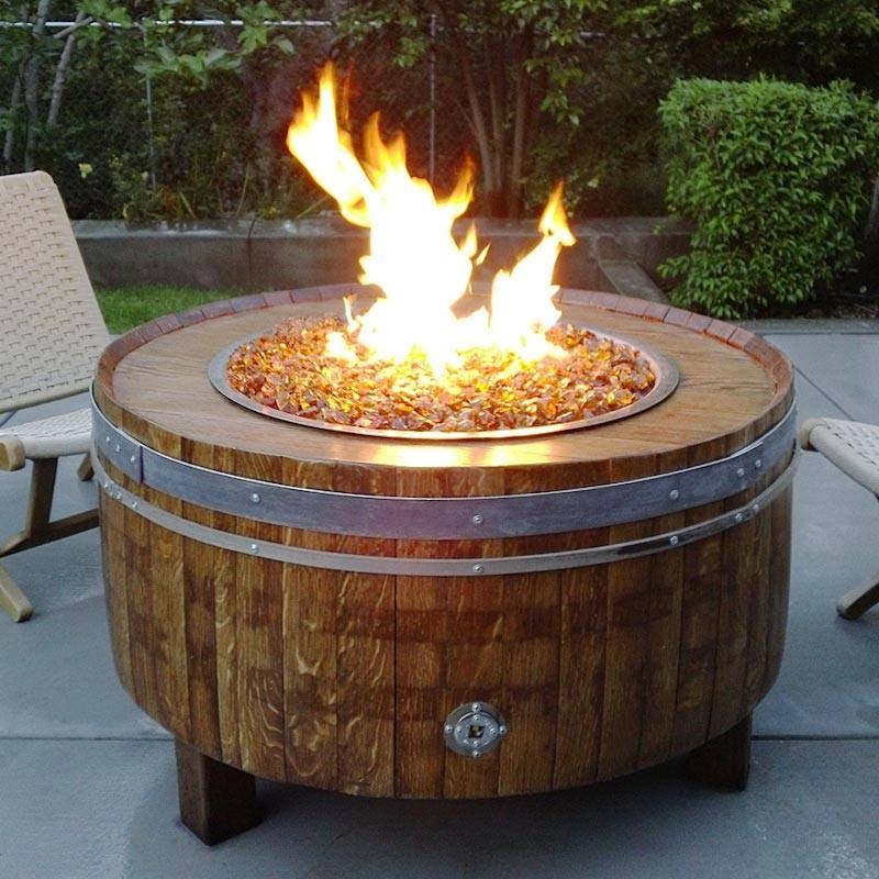A lovely fire pit for an evening with friends?