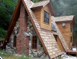Vocabulary test again! Describe this cabin using five words or less.