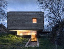 Casa B - dressed in yellow - Segovia Spain