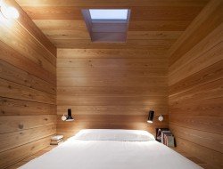 Casa B - dressed in yellow - Segovia Spain