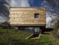 Casa B - dressed in yellow - Segovia Spain