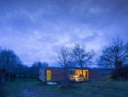 Casa B - dressed in yellow - Segovia Spain
