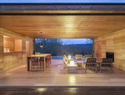 Casa B - dressed in yellow - Segovia Spain