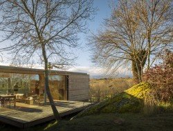 Casa B - dressed in yellow - Segovia Spain