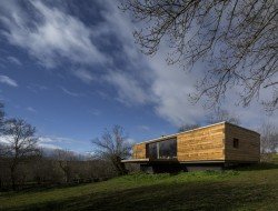 Casa B - dressed in yellow - Segovia Spain