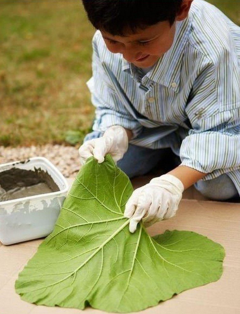 DIY Leaf-Shaped Stepping Stones - Layout Leaf