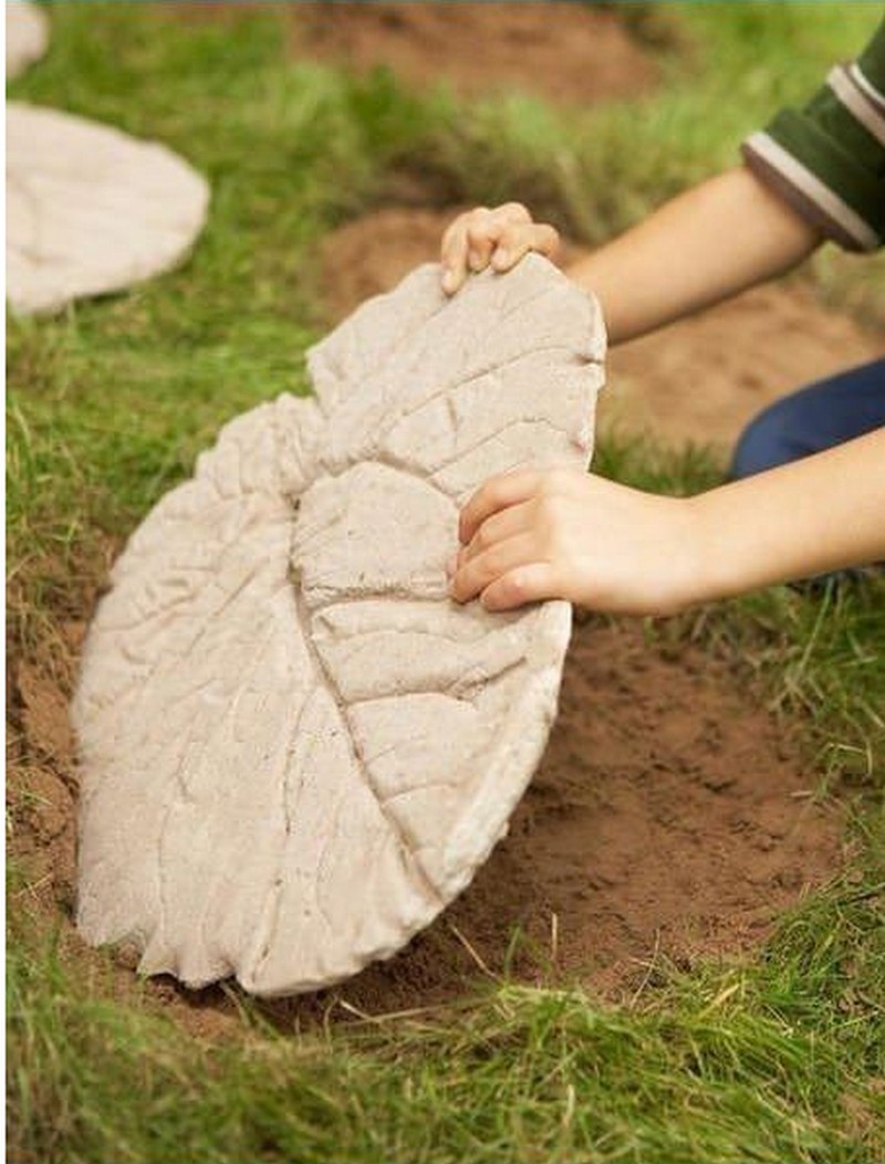 Creative DIY Leaf-Shaped Stepping Stones - The Owner-Builder Network