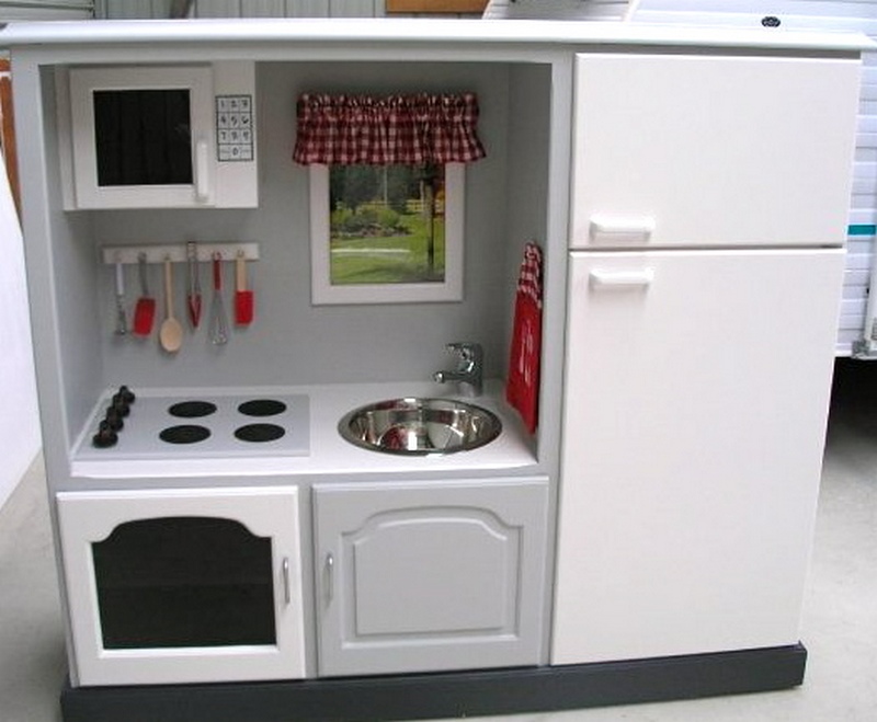 DIY Play Kitchen - After