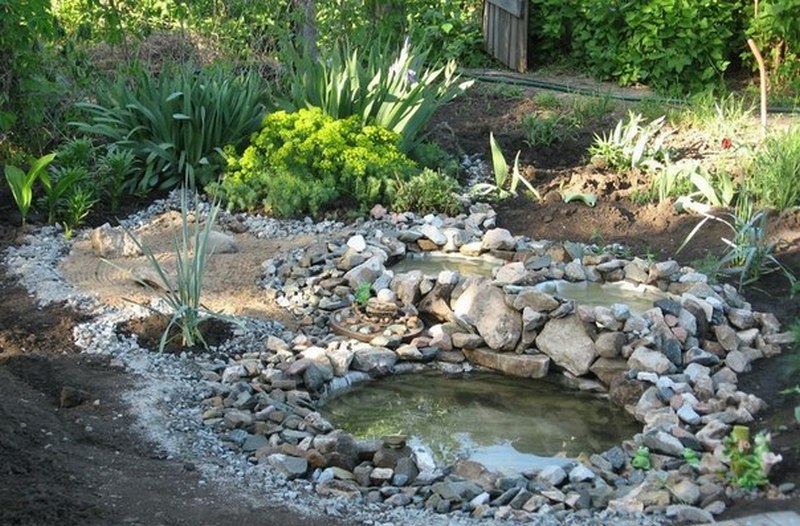 Easy to Build Recycled Tires Pond