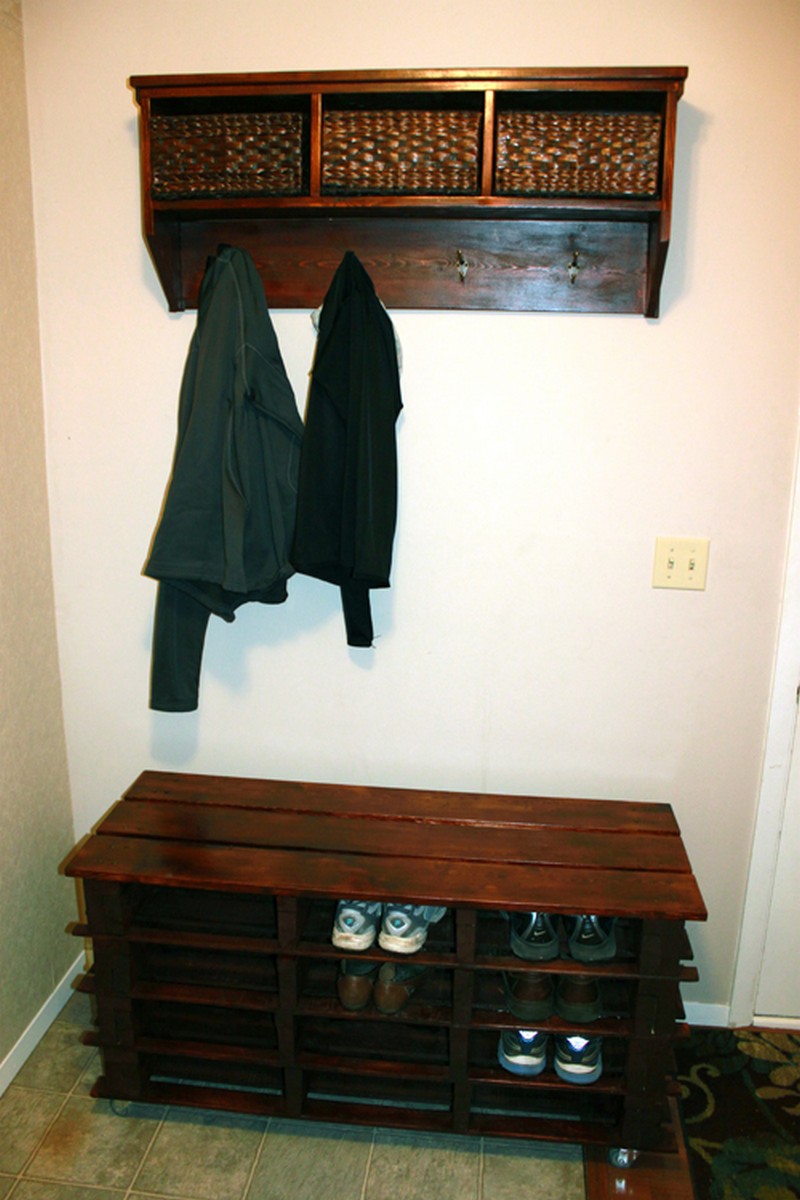 Pallet Entryway Bench