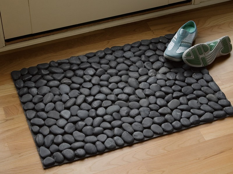 How to Make a River Stone Bath Mat For Your Shower - Easy DIY Stone Bath Mat