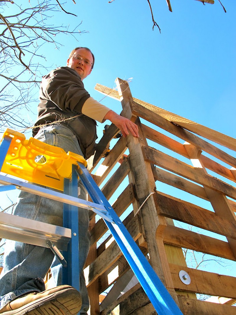 DIY Goat Pallet Barn - Roofing
