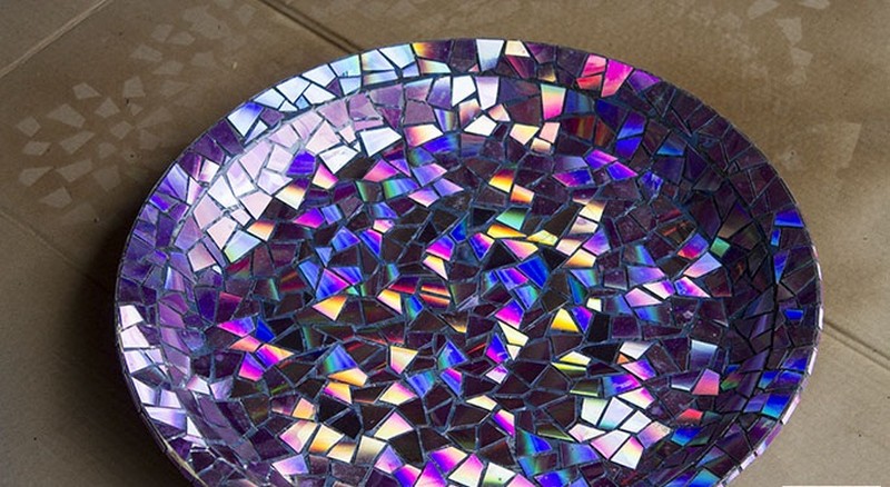 DIY Mosaic Bird Bath