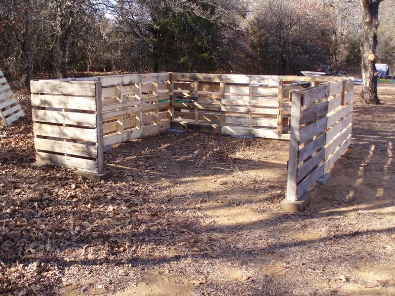 DIY Pallet Shed