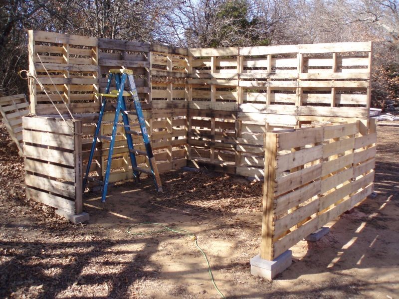 DIY Pallet Shed