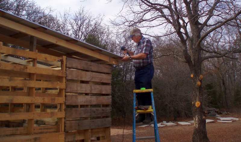 DIY Pallet Shed