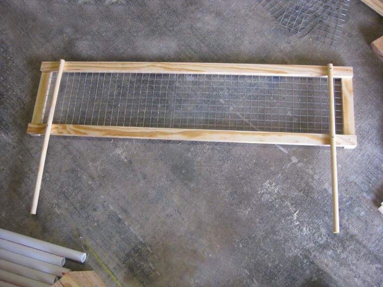 DIY Screened Raised Garden Bed